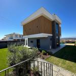 Çeşme Reisdere'de Deniz Manzaralı , Tam Müstakil , Havuzlu , Lüks Villa