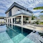 Çeşme Reisdere'de 4 Oda 1 Salon , Tam Müstakil , Havuzlu , Lüks Villa