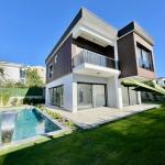 Çeşme Şifne’de , Tam Müstakil , 4 Oda 1 Salon , Geniş Bahçe Alanına Sahip Sıfır Villa