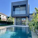 Çeşme Boyalık’ta 4 Oda 1 Salon , Havuzlu , Modern Villa